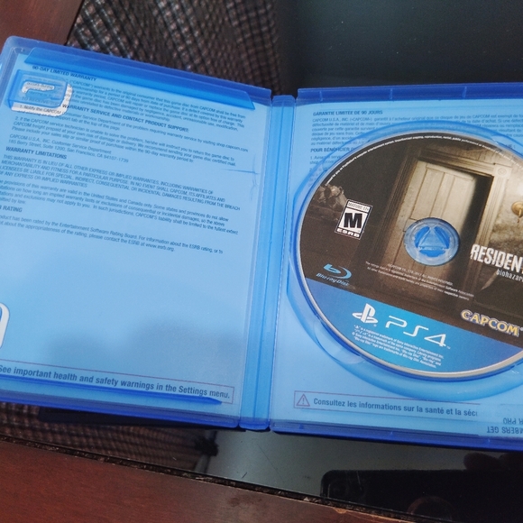 PlayStation 4 Resident Evil Biohazard Video Game Disc - Picture 4 of 10